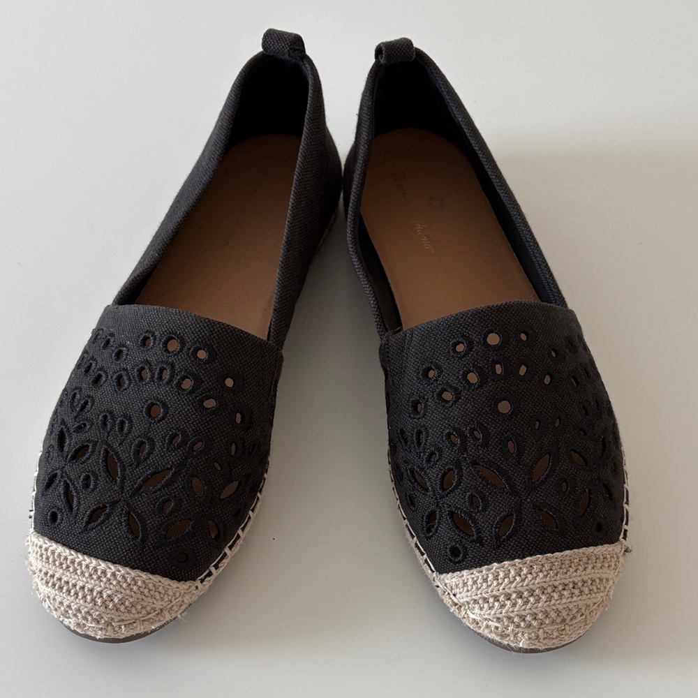 Tommy Bahama Black and Tan Espadrilles
